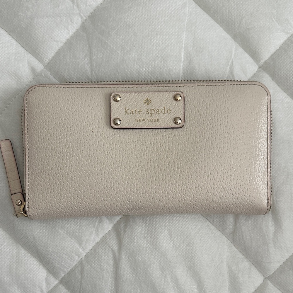 Kate Spade Beige Leather Wallet